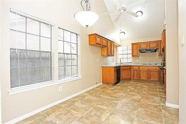Building Photo - 21623 Park York Dr