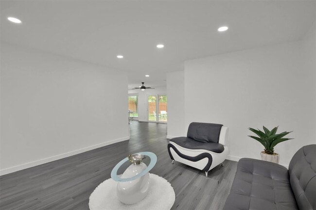 Building Photo - 1408 Fairfield Dr