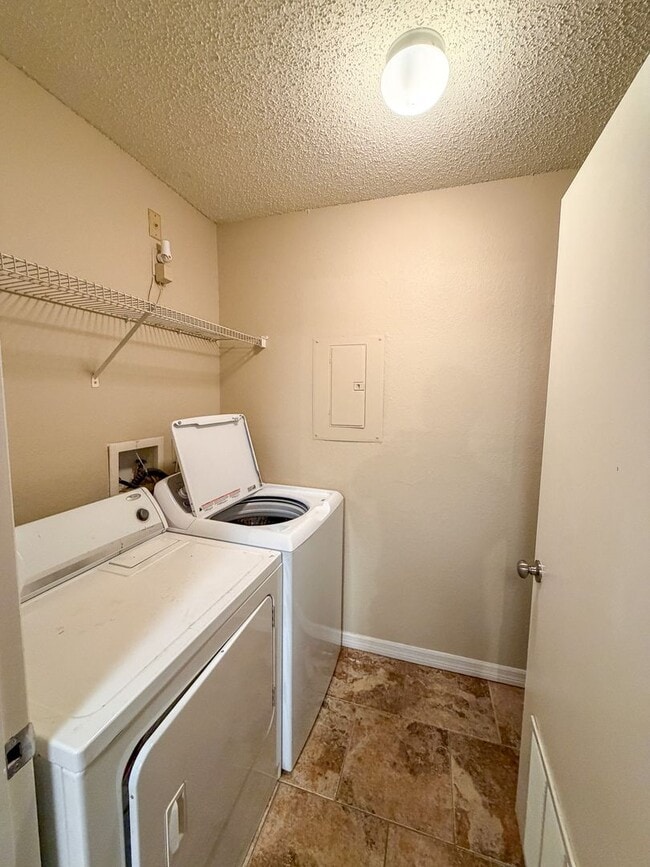 Building Photo - Windsor Park #311