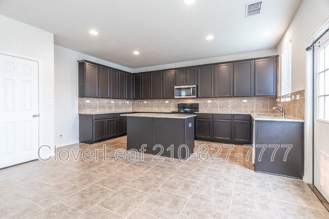 Building Photo - 27429 Emilie Cyn