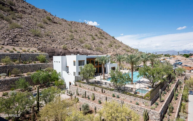 Building Photo - 6302 E Camelback Rd