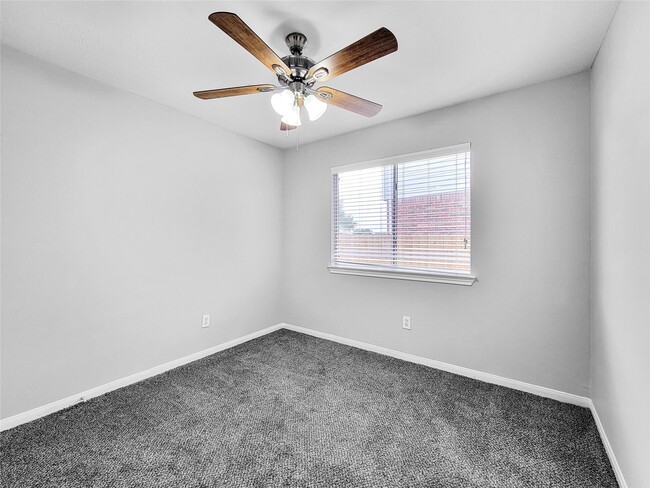 Building Photo - 4010 Redwood Hill Ct