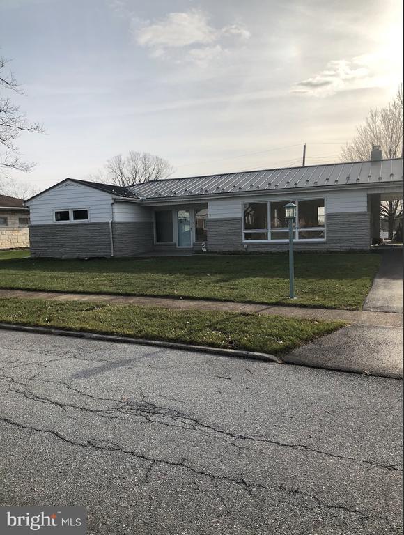 Building Photo - 273 Dogwood Dr