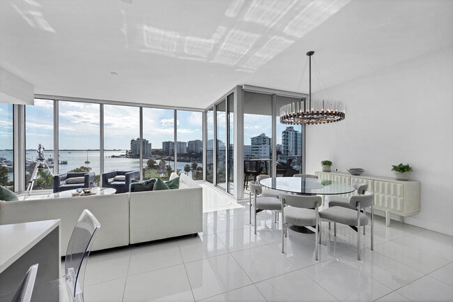 Building Photo - 1155 N Gulfstream Ave