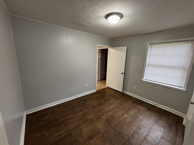 Building Photo - 2247 Pamela Dr