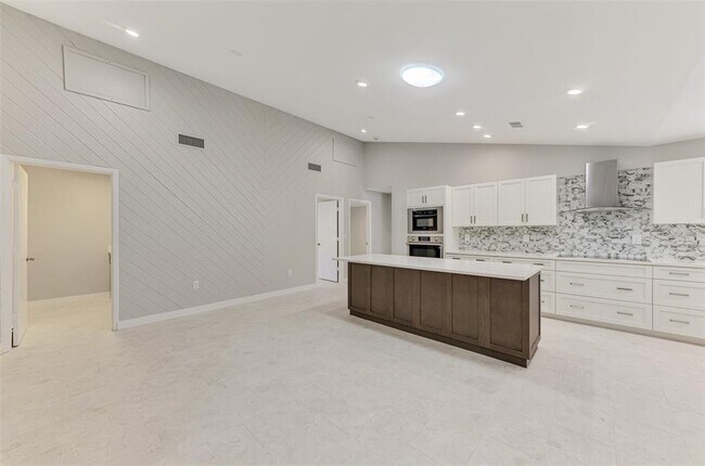 Building Photo - 1224 S View Dr