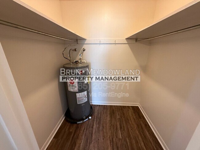 Building Photo - 3719 Mooers St