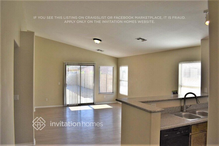 Building Photo - 11814 W Yuma St