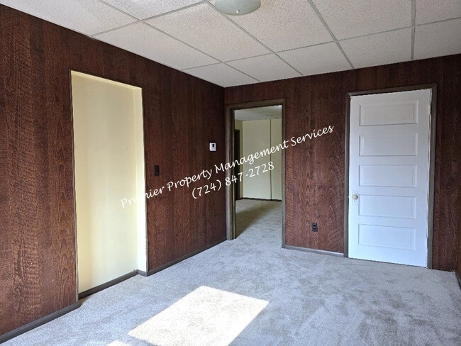 Building Photo - 220 5th St