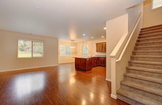 Building Photo - Charming 4 bd 2.5 ba Vancouver Home - Available Now!