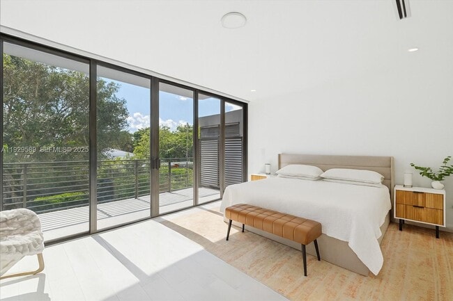 Building Photo - 3458 Day Ave