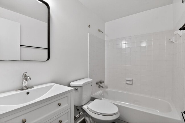 Building Photo - 4 Bed 3.5 Bath in Gaithersburg