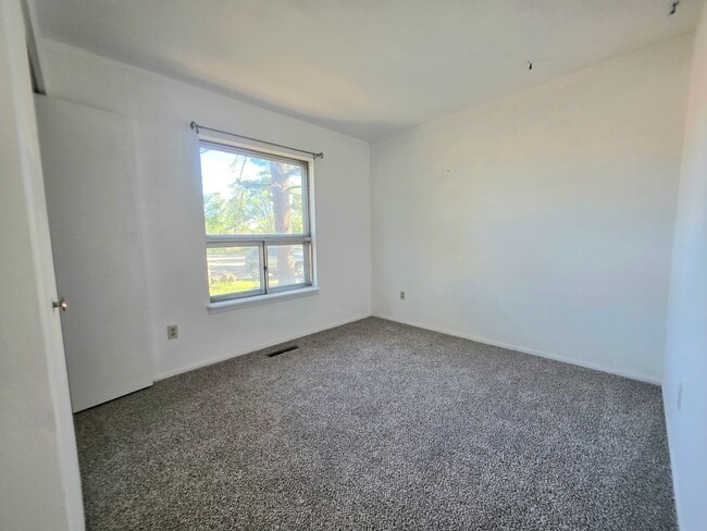 Building Photo - 3279 Lunar Dr
