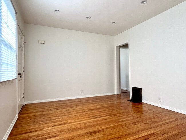 Living Room - 2938 Rowena Ave