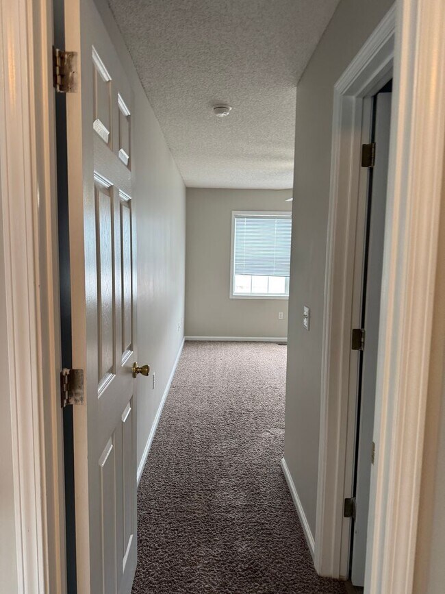 Building Photo - 160 N Spring View Dr