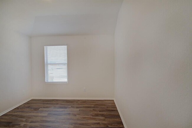 Building Photo - 14027 Grover Crk Dr