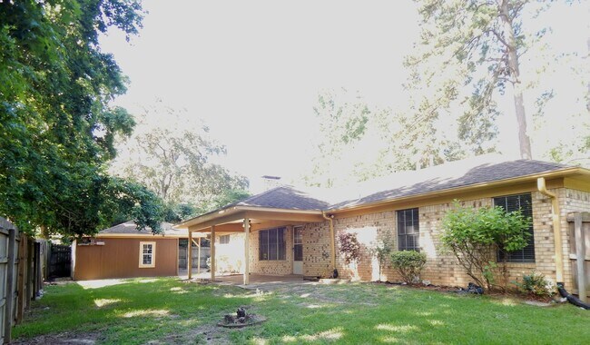 Building Photo - Gorgeous 3 Bedroom Home w/Workshop in Tyler!