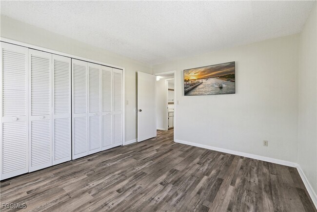 Building Photo - 6150 Whiskey Creek Dr