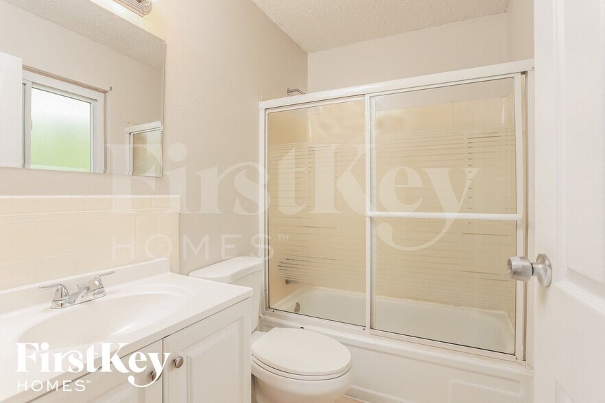 Building Photo - 2316 Millvalley Dr