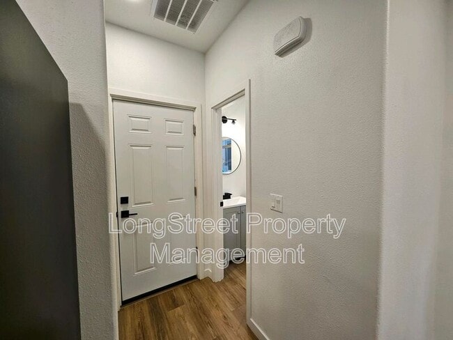 Building Photo - 11987 SW Horizon Blvd