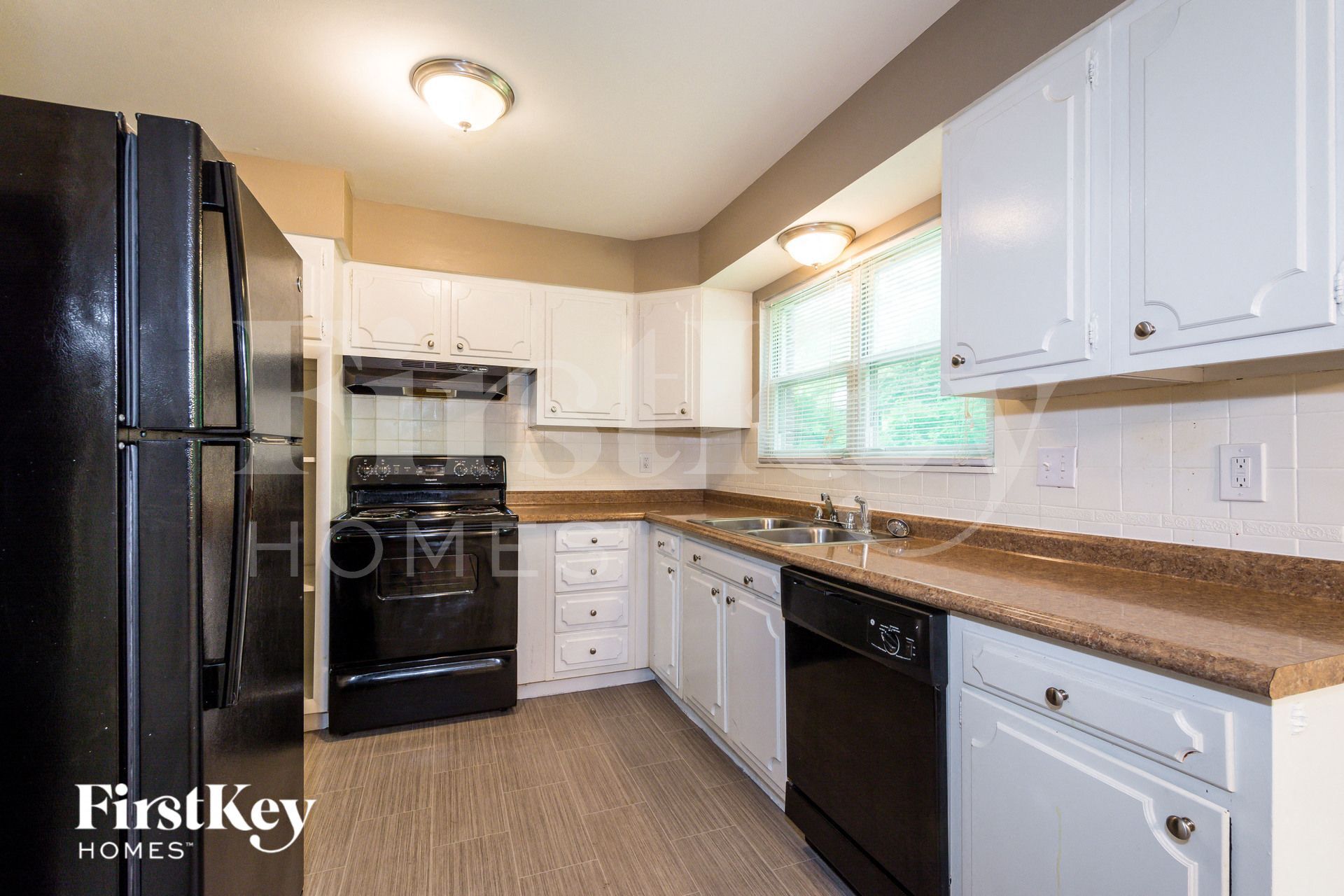 Building Photo - 12525 Bay Shore Dr