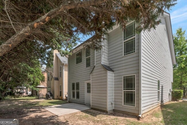 Building Photo - 2020 Briar Creek Ct NE