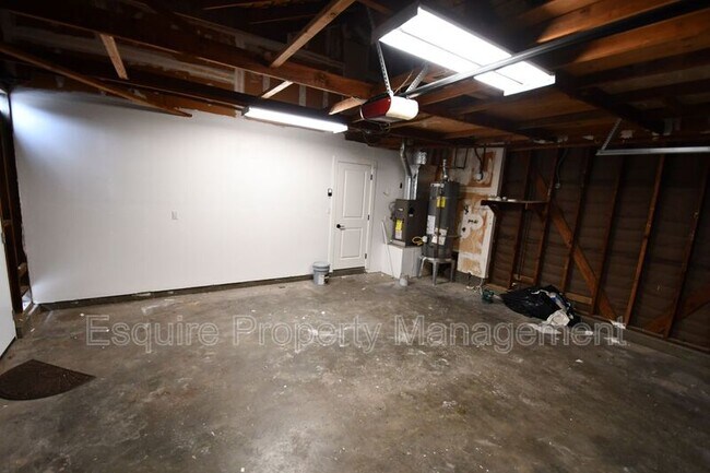 Building Photo - 3621 Miramar Way