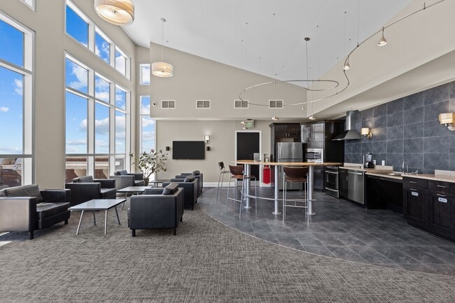 Building Photo - 400 W North St