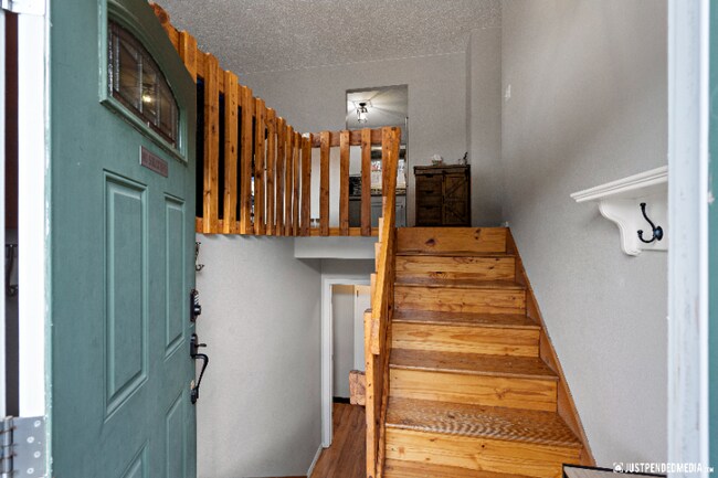 Building Photo - 9202 Cam Island Cir