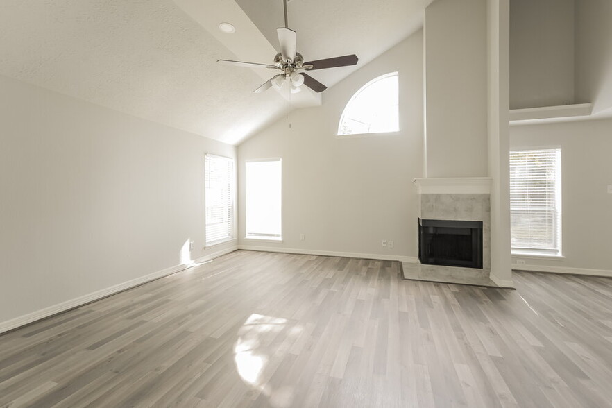 Building Photo - 9223 Bristlebrook Dr