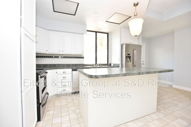 Building Photo - 1127 Oakhill St