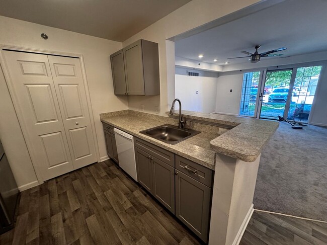 Building Photo - 14107 Pinehurst Ln