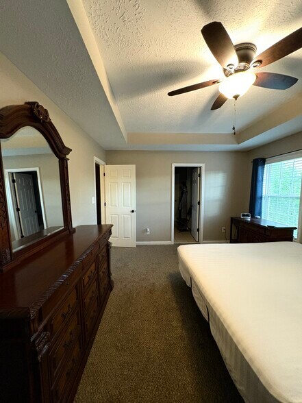 Building Photo - 3957 High Chaparral Dr