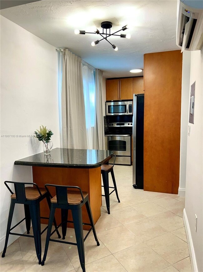 Building Photo - 919 Michigan Ave