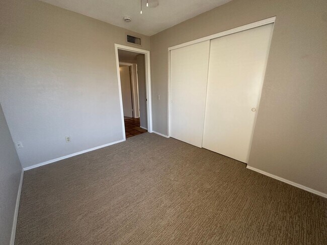 Building Photo - Charming 3 bedroom, 2 bath single story home with 2 car garage in Chandler