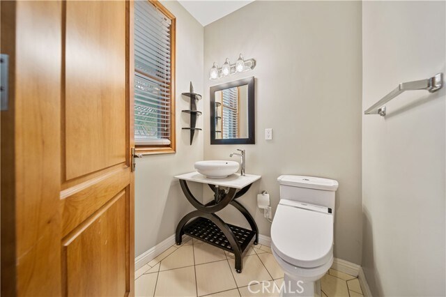 Building Photo - 216 N Buena Vista St