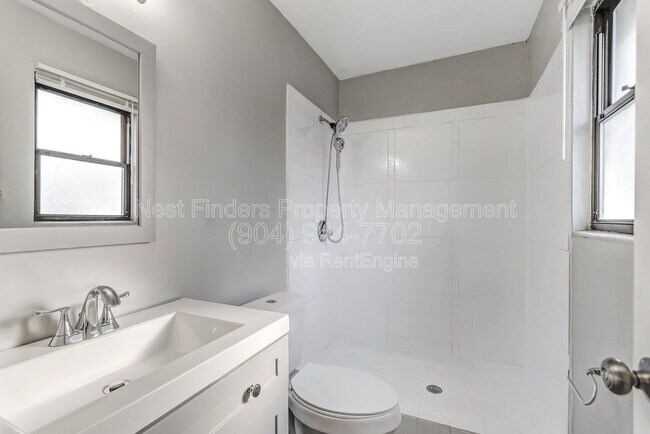 Building Photo - 3312 Pickwick Dr S