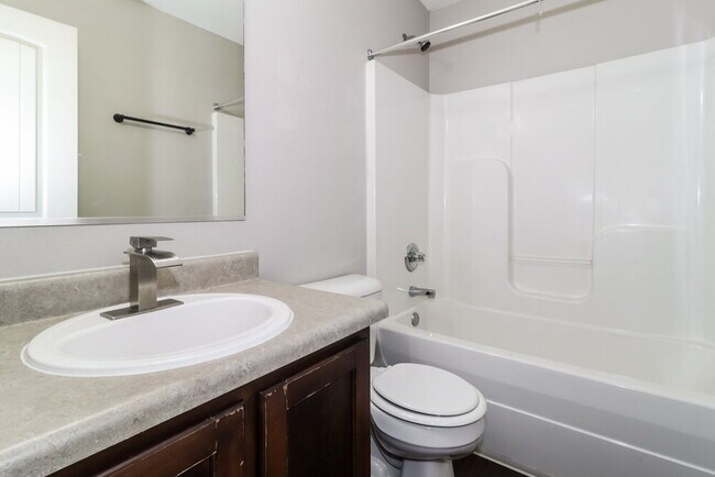 Building Photo - 10216 Cottage Farms Dr