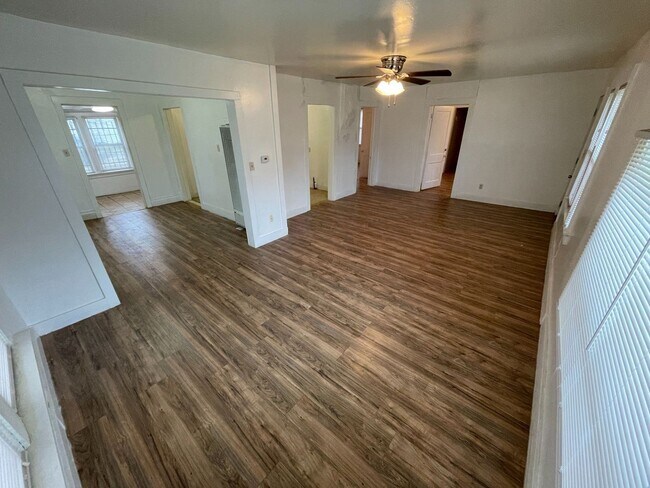 Building Photo - 2 br, 1 bath House - 1419 NE 25th
