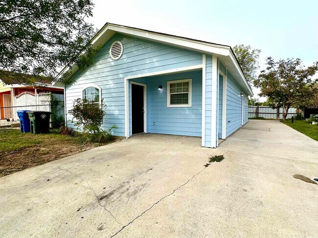 Building Photo - 2908 Green St