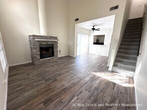 Building Photo - 1126 W Elliot Rd