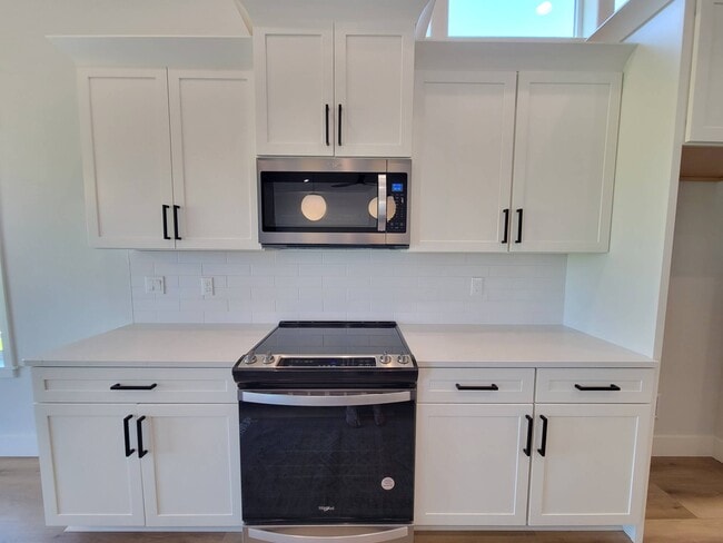 Building Photo - 4705 Corinth Dr