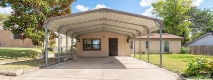 Building Photo - 1804 Miles St