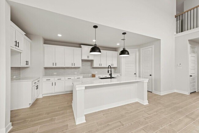 Building Photo - 31247 Riley Hts Dr