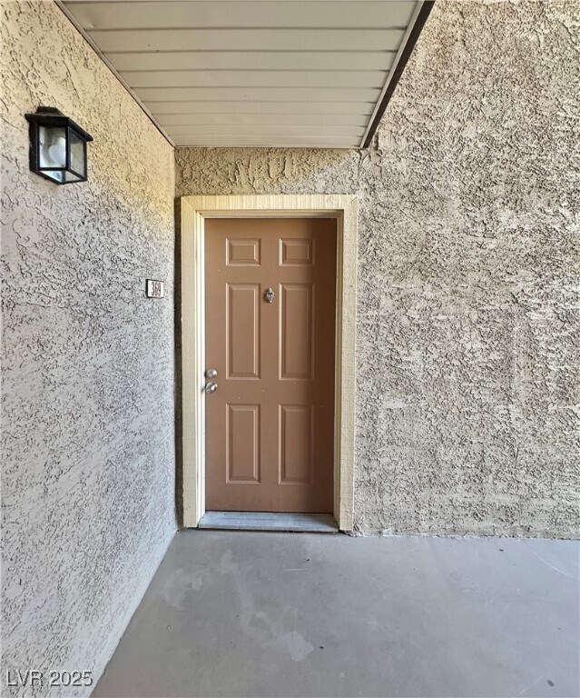 Building Photo - 5422 River Glen Dr