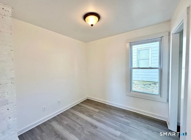 Building Photo - 67 6th St