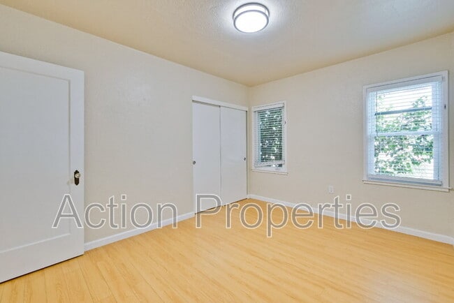 Building Photo - 171 N Frances St