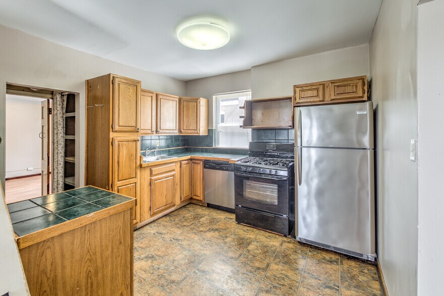 Building Photo - 2305 S Big Bend Blvd