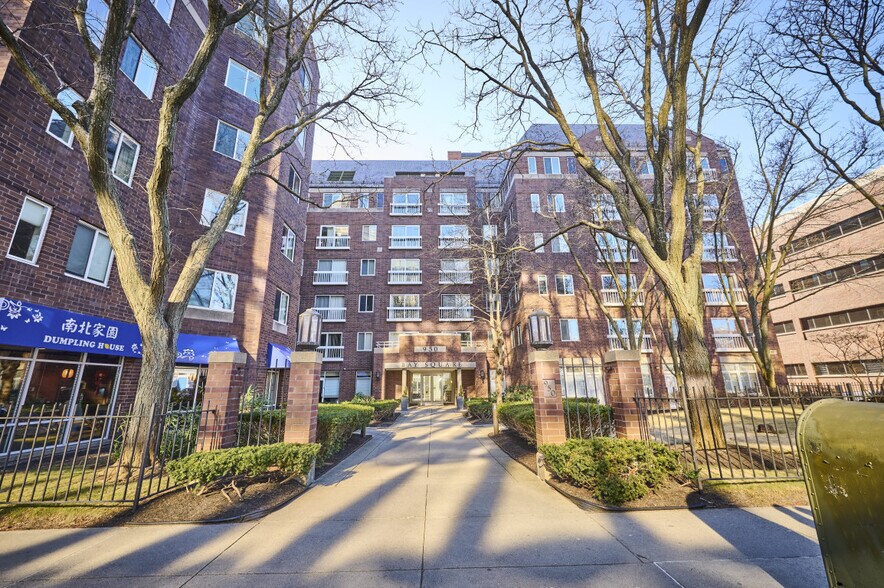 Building Photo - 950 Massachusetts Ave