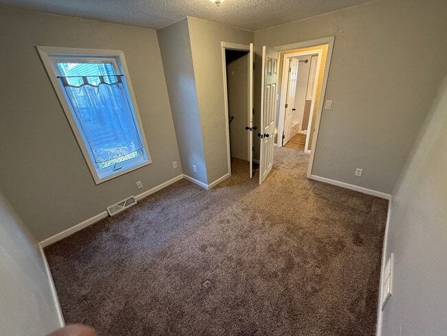 Building Photo - Cloquet MN - 3-bed - 1-bath - 1 - car Sing...